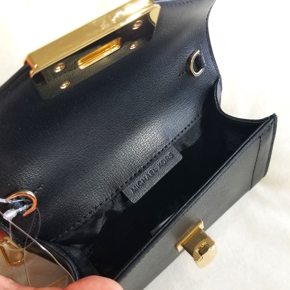 Michael Kors Kinsley Small Black Leather Belt Bag - Picture 6 of 9